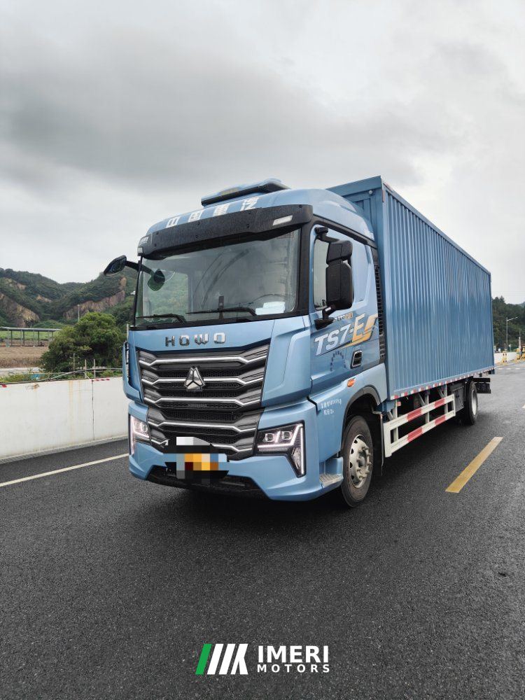 2025 Sinotruk HOWO TS7 290 hp 4X2 9.6 m