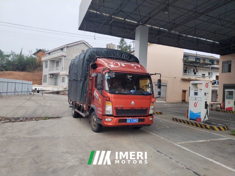 2018 SINOTRUK HOWO Light Duty Truck Royal Faction 160 hp 4X2 4.15 m