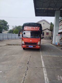 SINOTRUK HOWO Light Duty Truck Royal Faction 160 hp 4X2 4.15 m - photo 3