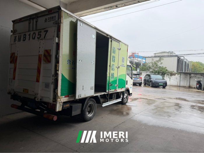 SINOTRUK HOWO Light Duty Truck Royal Faction 110 hp 4X2 4.15 m - truck from China