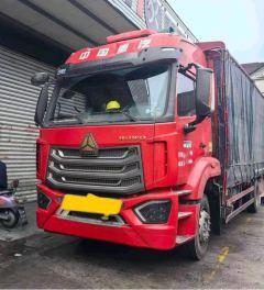 Sinotruk HOWO TS5 270 hp 6X2 6.8 m - photo 1