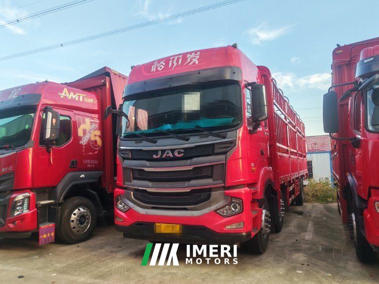 2021 JAC Gallop Gelfa A5 260 hp 6X2 9.5 m