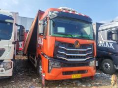 Sinotruk HOWO Max 290 hp 4X2 9.6 m - photo 2