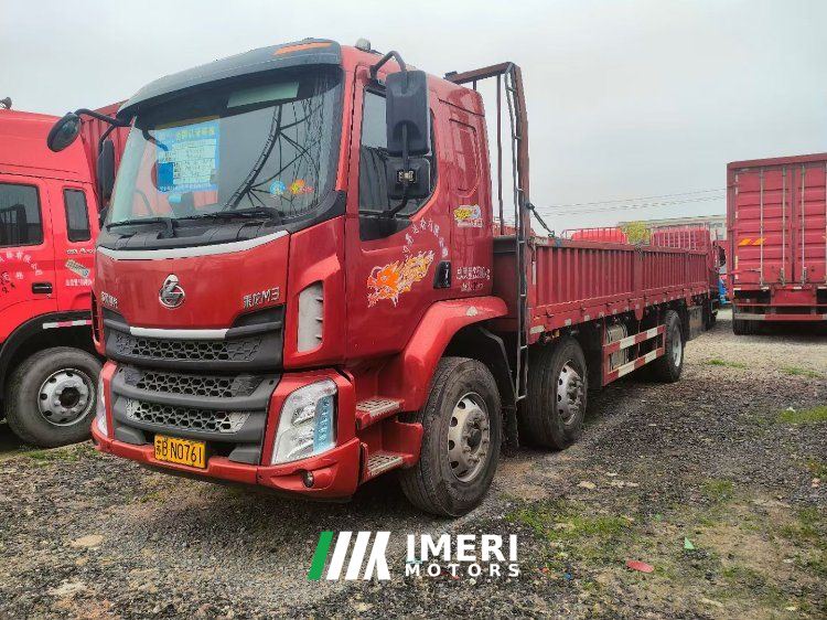 Dongfeng Liuzhou New Chenglong M3 230 hp 6X2 7.8 m - truck from China