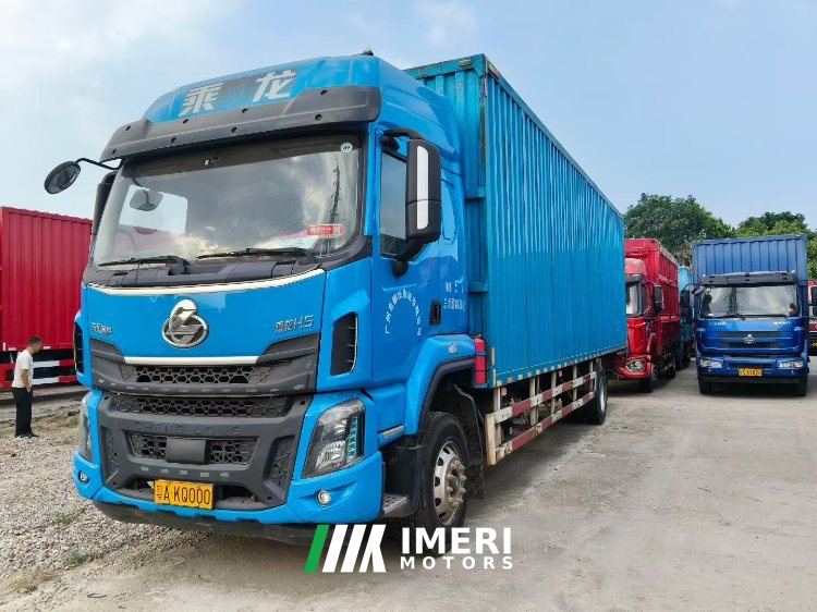 Dongfeng Liuzhou Chenglong H5 245 hp 4X2 9.7 m - грузовик из Китая