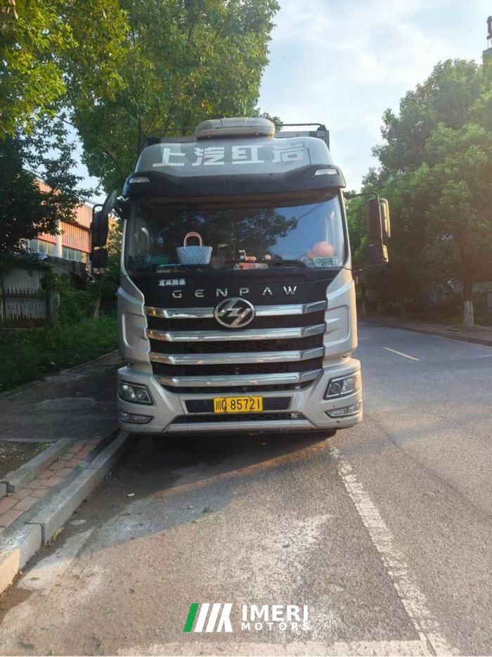 2023 SAIC Hongyan 245 hp 4X2 9.6 m