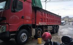 Dongfeng Liuzhou Chenglong H7 520 hp 8X4 8.2 m - ფოტო 3