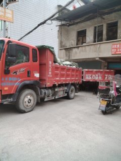 Sinotruk H7 330 hp 4X2 - ფოტო 3