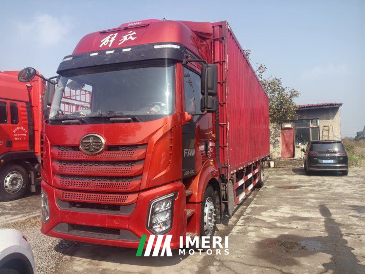 2023 FAW Jiefang J6L 300 hp 4X2 9.75 m