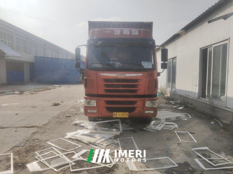 2019 FAW Jiefang Dragon VH 220 hp 4X2 9.65 m