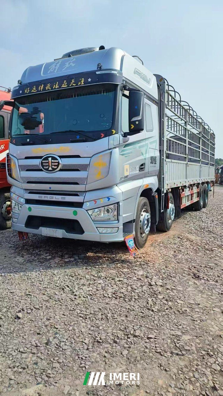 2023 FAW Jiefang J7 560 hp 8X4 9.4 m