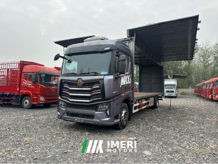 Sinotruk HOWO Max 290 hp 4X2 - truck from China