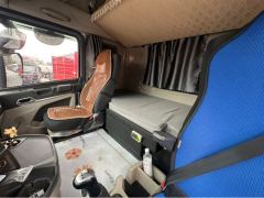 Sinotruk HOWO Max 290 hp 4X2 - photo 7