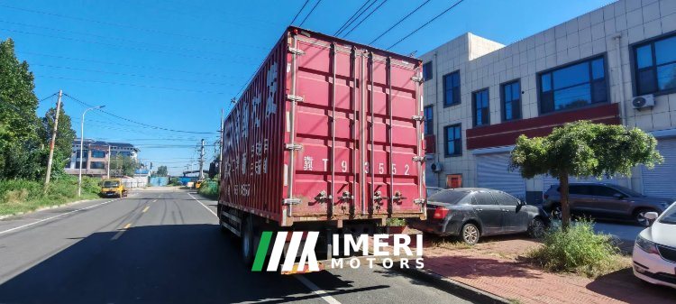 Dongfeng Tianjin KR 240 hp 6X2 6.8 m - truck from China