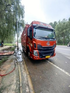 Dongfeng Liuzhou Chenglong H5 260 hp 4X2 6.8 m - ფოტო 2