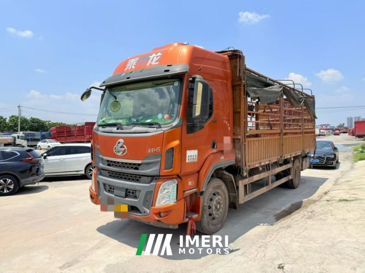 2020 Dongfeng Liuzhou Chenglong H5 240 hp 4X2 6.8 m