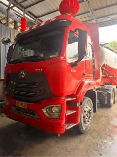 Sinotruk Hohan Haohan J7G 430 hp 6X4 - photo 3