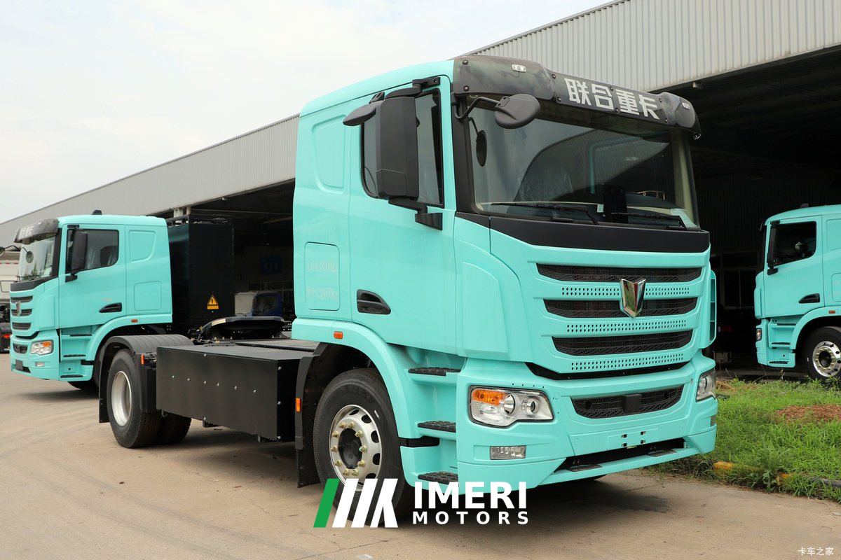 2025 United Trucks tractor truck 4X2 6.96 m