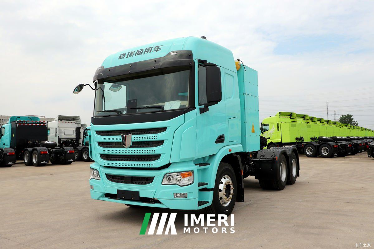 2025 United Trucks tractor truck 6X4 7.44 m