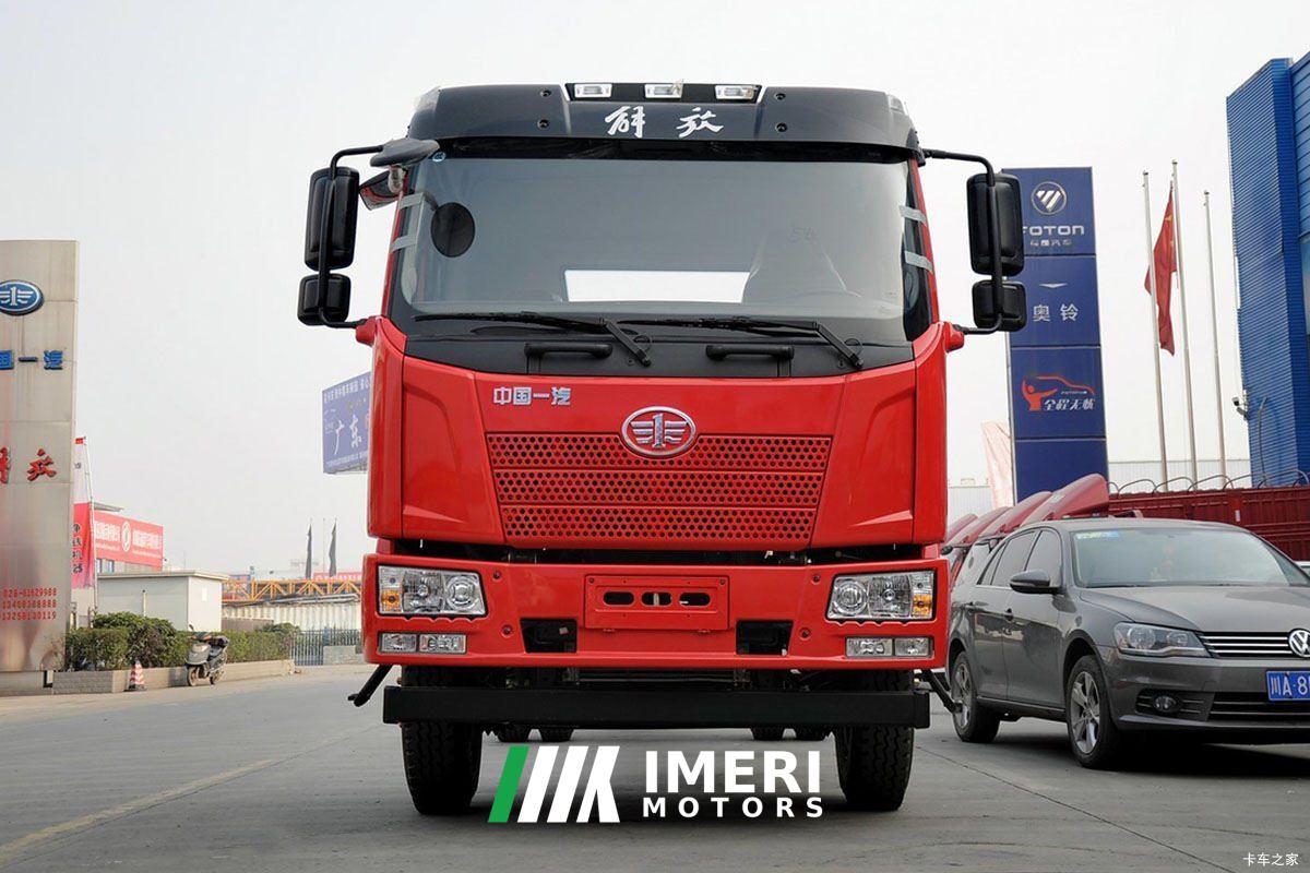 2025 FAW Jiefang J6L refrigerated truck 300 hp 4X2 6.8 m