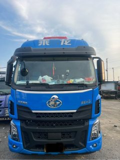 Dongfeng Liuzhou Chenglong H5 320 hp 4X2 9.7 m - ფოტო 1