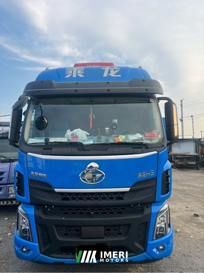 2025 Dongfeng Liuzhou Chenglong H5 320 hp 4X2 9.7 m