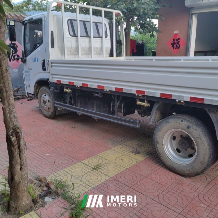 2022 SAIC Yuejin X300 130 hp 4X2 4.15 m