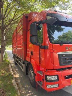 Sinotruk Sitrak G5 270 hp 4X2 6.75 m - photo 1