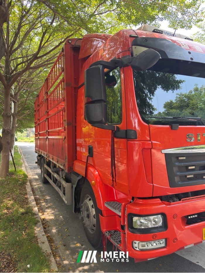 2023 Sinotruk Sitrak G5 270 hp 4X2 6.75 m