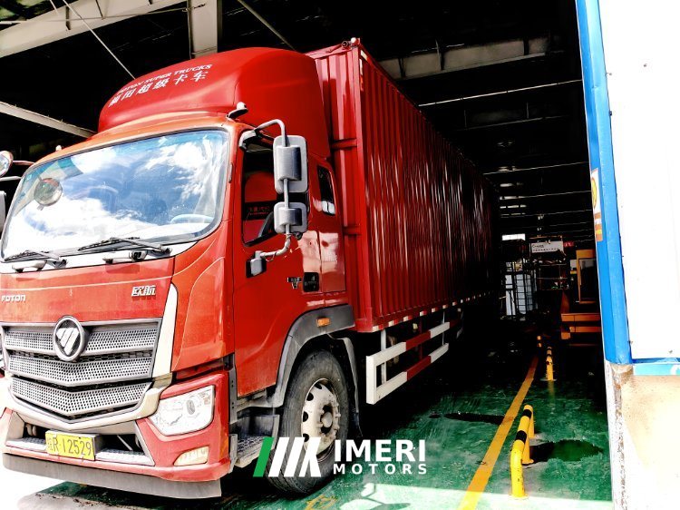 Foton R 210 hp 4X2 9.78 m - truck from China