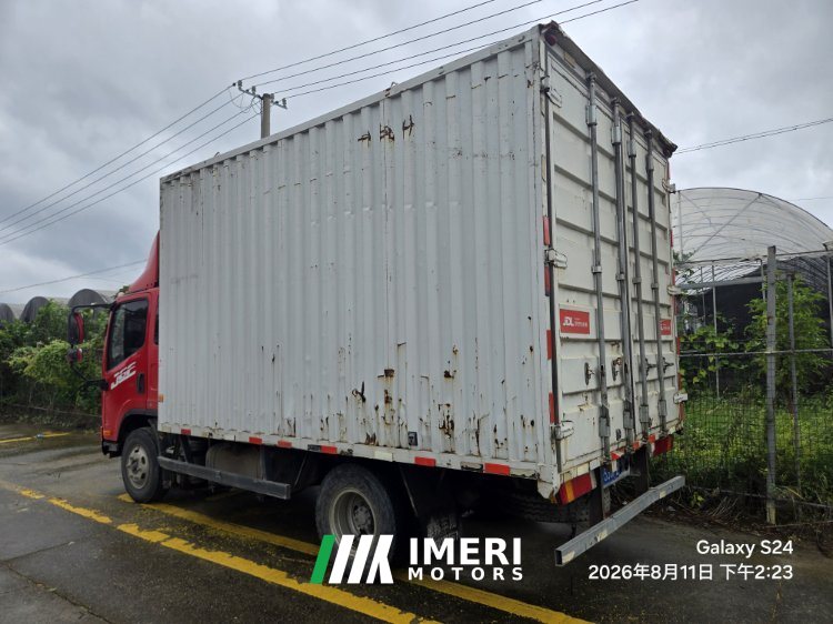 FAW Jiefang J6F 150 hp 4X2 3.85 m - truck from China