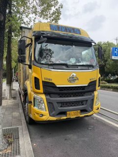 Dongfeng Liuzhou Chenglong H5 270 hp 4X2 9.6 m - ფოტო 1