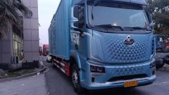 Dongfeng Liuzhou Chenglong H5V 300 hp 4X2 9.7 m - ფოტო 1