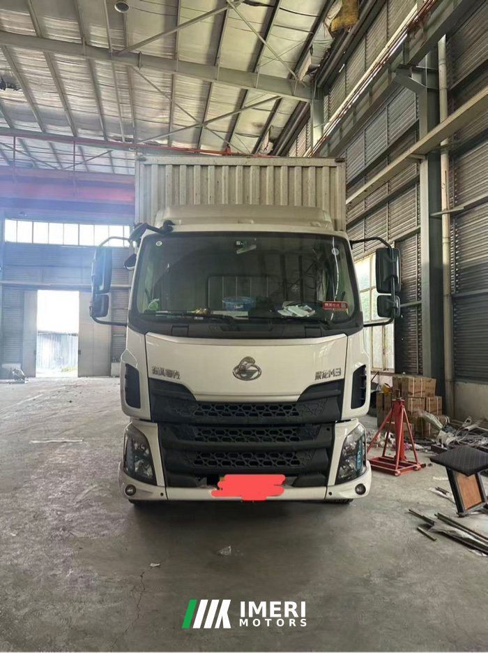 2022 Dongfeng Liuzhou Chenglong M3 260 hp 4X2 9.7 m