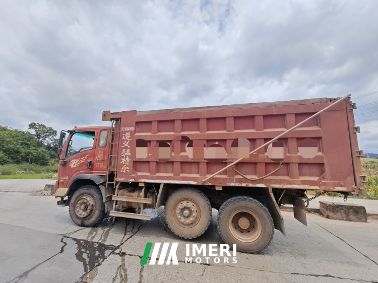 Sinotruk 220 hp 6X2 4.7 m - грузовик из Китая