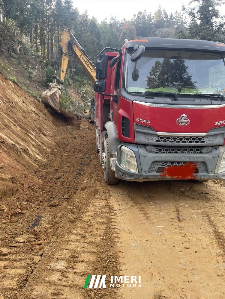 2019 Dongfeng Liuzhou Chenglong M3 200 hp 6X2 5 m
