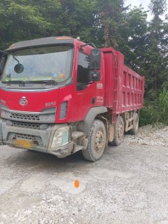 Dongfeng Liuzhou Chenglong M3 200 hp 6X2 5 m - photo 2