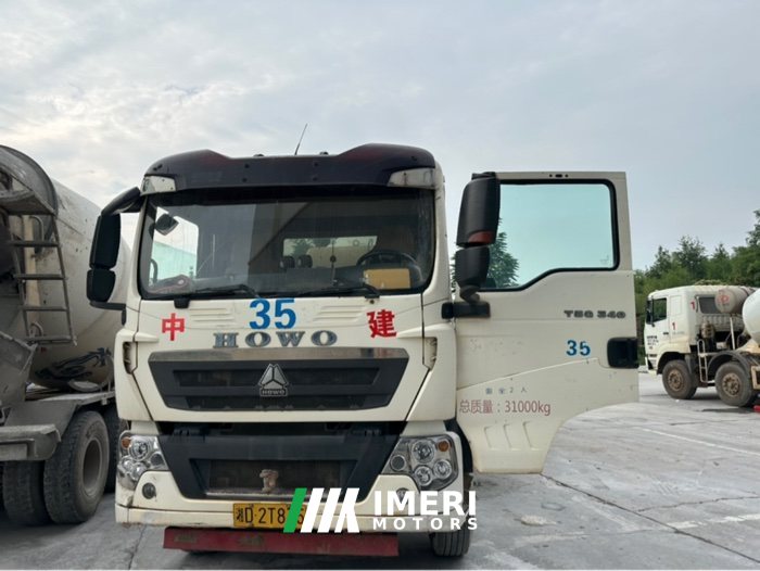 2018 Sinotruk HOWO V7-X 8X4