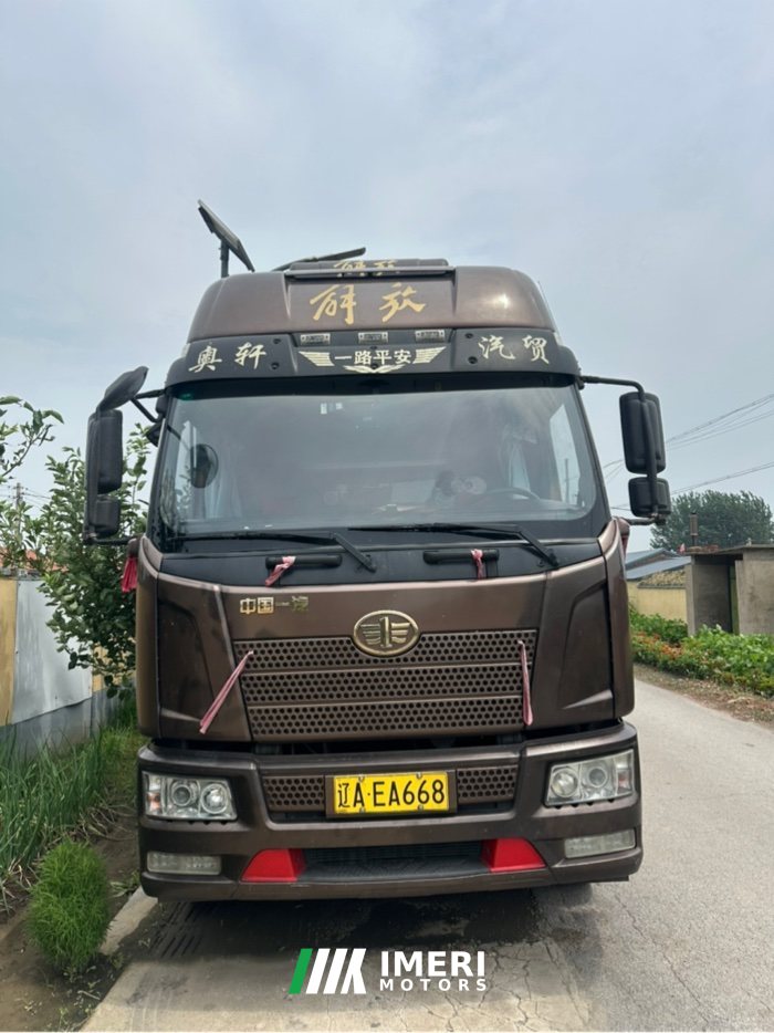 2019 FAW Jiefang J6L 240 hp 4X2 6.8 m