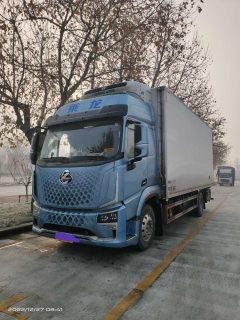 Dongfeng Liuzhou Chenglong H5V 270 hp 4X2 6.8 m - photo 1