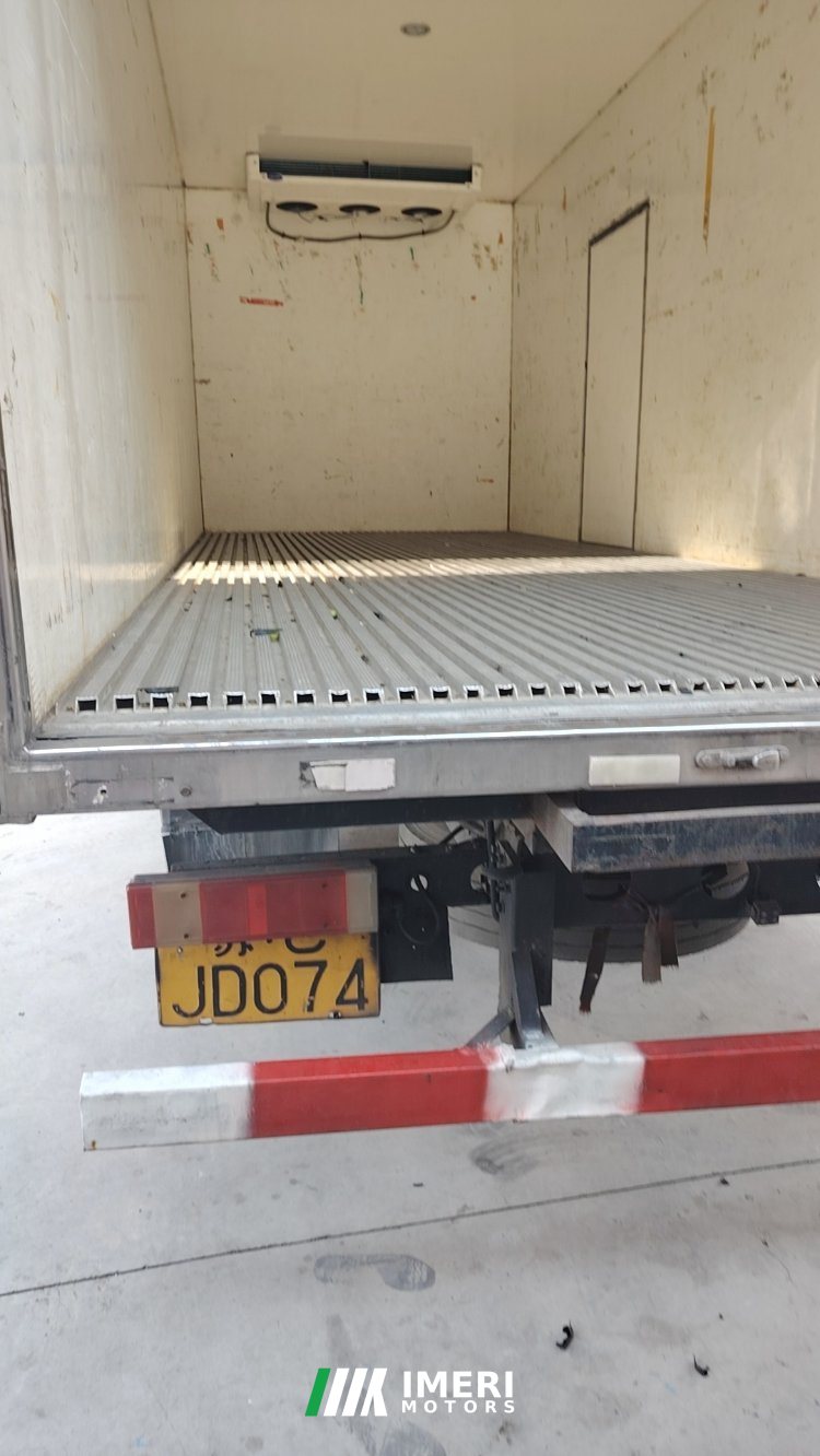 Dongfeng Tianjin KR 245 hp 4X2 6.8 m - грузовик из Китая