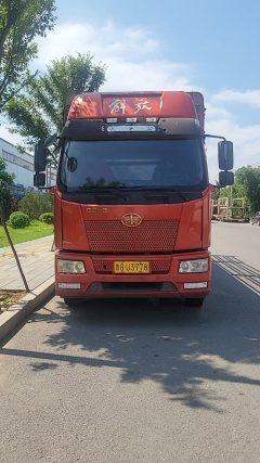 FAW Jiefang J6L 240 hp 4X2 6.2 m - ფოტო 1