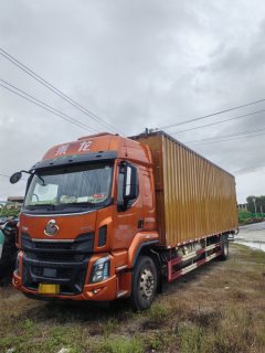 Dongfeng Liuzhou Chenglong H5 290 hp 4X2 9.7 m - ფოტო 5