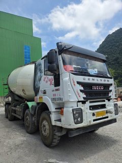 SAIC Hongyan Genlyon 390 hp 8X4 - ფოტო 4