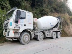 SAIC Hongyan Genlyon 350 hp 8X4 - ფოტო 2