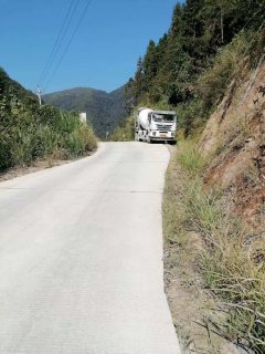 SAIC Hongyan Genlyon 350 hp 8X4 - ფოტო 3