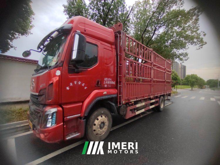 2021 Dongfeng Liuzhou Chenglong H5 245 hp 4X2 6.8 m