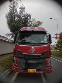 Dongfeng Liuzhou Chenglong H5 245 hp 4X2 6.8 m - ფოტო 2