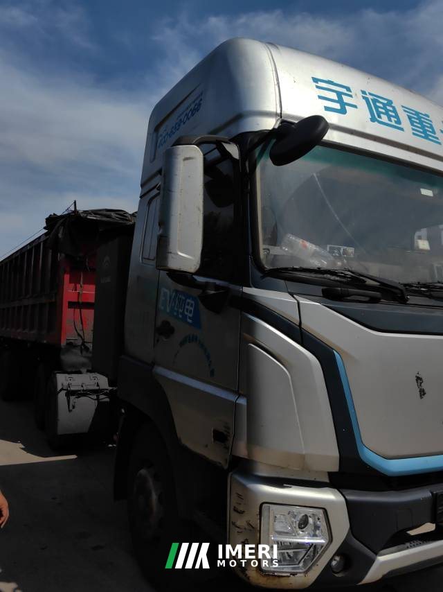 Yutong 6X4 9 m - truck from China