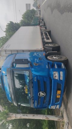 Foton Auman GTL 320 hp 6X2 9.6 m - photo 2